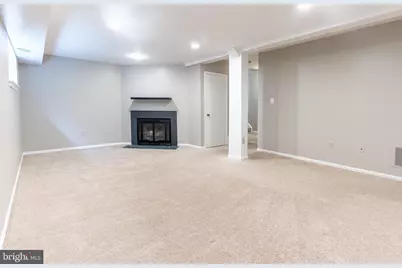 8020 Bethelen Woods Lane, Springfield, VA 22153 - Photo 28