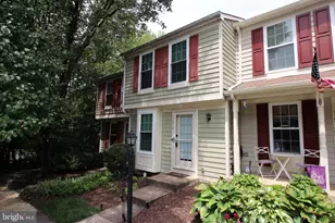 11916 Fieldthorn Ct, Reston, VA 20194 - Photo 2