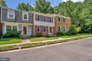 7821 Groveland Square, Springfield, VA 22153 - Photo 2
