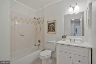 7821 Groveland Square, Springfield, VA 22153 - Photo 20