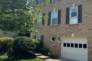 2016 Pieris Ct, Vienna, VA 22182 - Photo 2