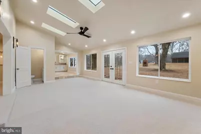 9036 Jeffery Road, Great Falls, VA 22066 - Photo 16