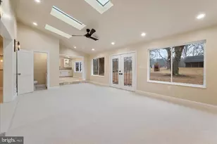 9036 Jeffery Rd, Great Falls, VA 22066 - Photo 16