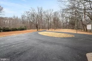 9036 Jeffery Rd, Great Falls, VA 22066 - Photo 44