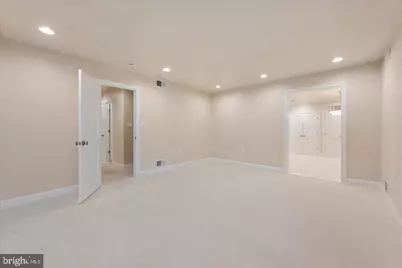 9036 Jeffery Road, Great Falls, VA 22066 - Photo 34