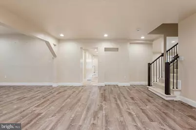 9036 Jeffery Road, Great Falls, VA 22066 - Photo 8