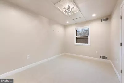 9036 Jeffery Road, Great Falls, VA 22066 - Photo 32