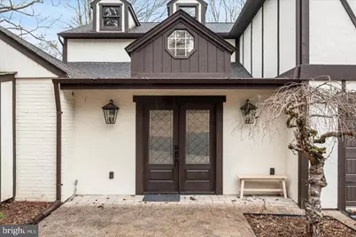 9036 Jeffery Road, Great Falls, VA 22066 - Photo 4