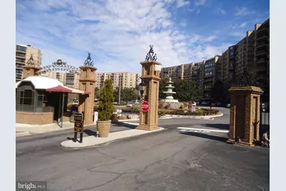8380 Greensboro Drive #1024, McLean, VA 22102 - Photo 2