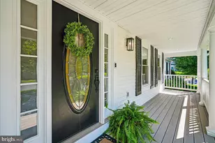 3632 Great Laurel Ln, Fairfax, VA 22033 - Photo 4
