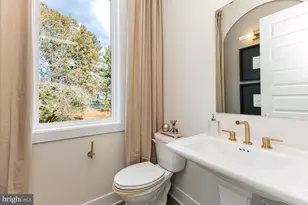11595 Patriotic Ln, Reston, VA 20190 - Photo 14