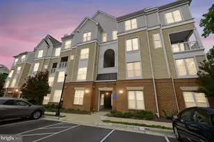 2108 Highcourt Ln, Herndon, VA 20170 - Photo 2