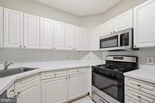 2108 Highcourt Ln, Herndon, VA 20170 - Photo 8