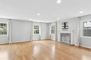 4133 Point Hollow Ln, Fairfax, VA 22033 - Photo 8