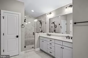 8404 Stonewall Dr, Vienna, VA 22180 - Photo 36