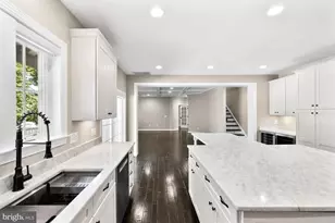 8404 Stonewall Dr, Vienna, VA 22180 - Photo 20