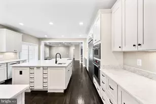 8404 Stonewall Dr, Vienna, VA 22180 - Photo 24