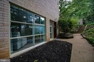 4361 Americana Dr, Annandale, VA 22003 - Photo 14