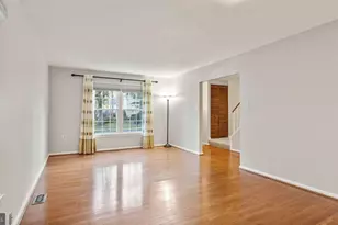 4453 Holly Ave, Fairfax, VA 22030 - Photo 8