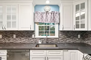 4453 Holly Ave, Fairfax, VA 22030 - Photo 12