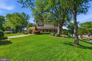 9385 Saddlemount Ct, Springfield, VA 22153 - Photo 2