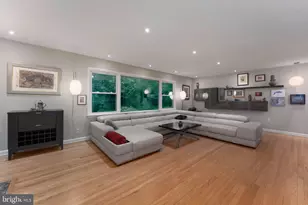 3152 Holmes Run Rd, Falls Church, VA 22042 - Photo 2