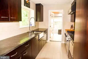 3152 Holmes Run Rd, Falls Church, VA 22042 - Photo 8