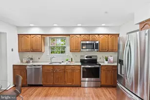 7362 Silver Pine Dr, Springfield, VA 22153 - Photo 16