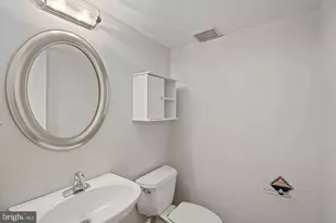2050 Winged Foot Ct, Reston, VA 20191 - Photo 6
