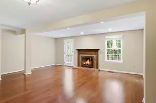 1563 Autumn Ridge Cir, Reston, VA 20194 - Photo 8