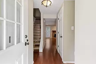1563 Autumn Ridge Cir, Reston, VA 20194 - Photo 4