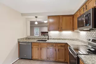 1563 Autumn Ridge Cir, Reston, VA 20194 - Photo 10