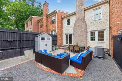 7426 Hallcrest Drive, McLean, VA 22102 - Photo 4