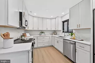 1427 Green Run Ln, Reston, VA 20190 - Photo 16