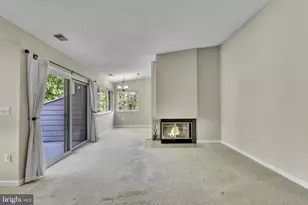 11041 Villaridge Ct, Reston, VA 20191 - Photo 4