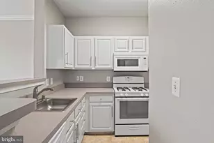 13142 Marcey Creek Rd, Herndon, VA 20171 - Photo 10