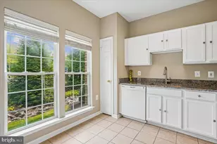 4142 Fountainside Ln, Fairfax, VA 22030 - Photo 12