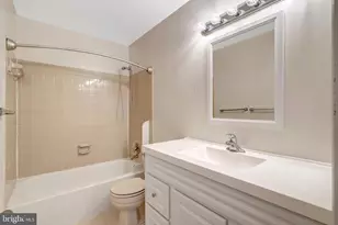 7719 Bristol Square Ct, Springfield, VA 22153 - Photo 32