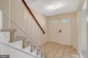 7719 Bristol Square Ct, Springfield, VA 22153 - Photo 8