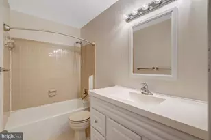 7719 Bristol Square Ct, Springfield, VA 22153 - Photo 32