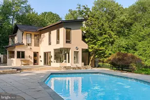 10216 Eisenhower Ln, Great Falls, VA 22066 - Photo 1