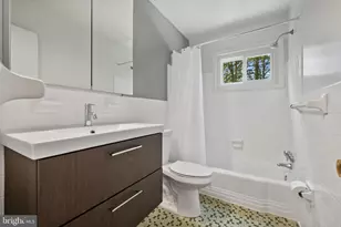 6523 Kerns Rd, Falls Church, VA 22044 - Photo 8
