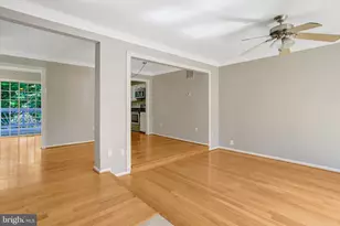7926 Pebble Brook Ct, Springfield, VA 22153 - Photo 6