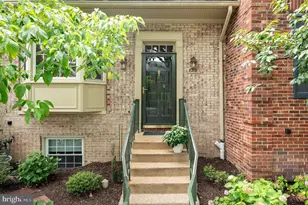 8218 Cedar Landing Ct, Alexandria, VA 22306 - Photo 4