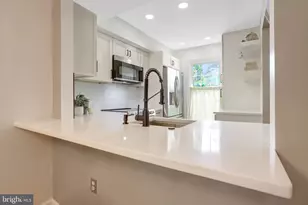 6520 Brick Hearth Ct, Alexandria, VA 22306 - Photo 8