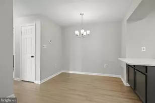 10198 Ashbrooke Ct, Oakton, VA 22124 - Photo 12