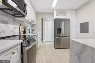 2311 Pimmit Dr, Falls Church, VA 22043 - Photo 14