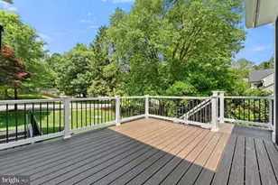 129 Woodview Cir SW, Vienna, VA 22180 - Photo 14