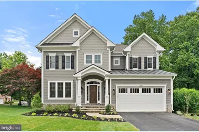 129 Woodview Circle SW, Vienna, VA 22180 - Photo 1