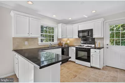 6837 Lamp Post Lane, Alexandria, VA 22306 - Photo 8